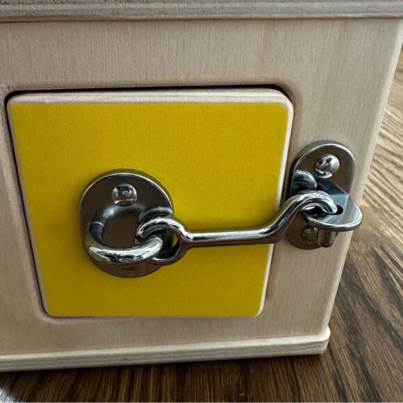 Lovevery The Lockbox - Picture 5 of 8